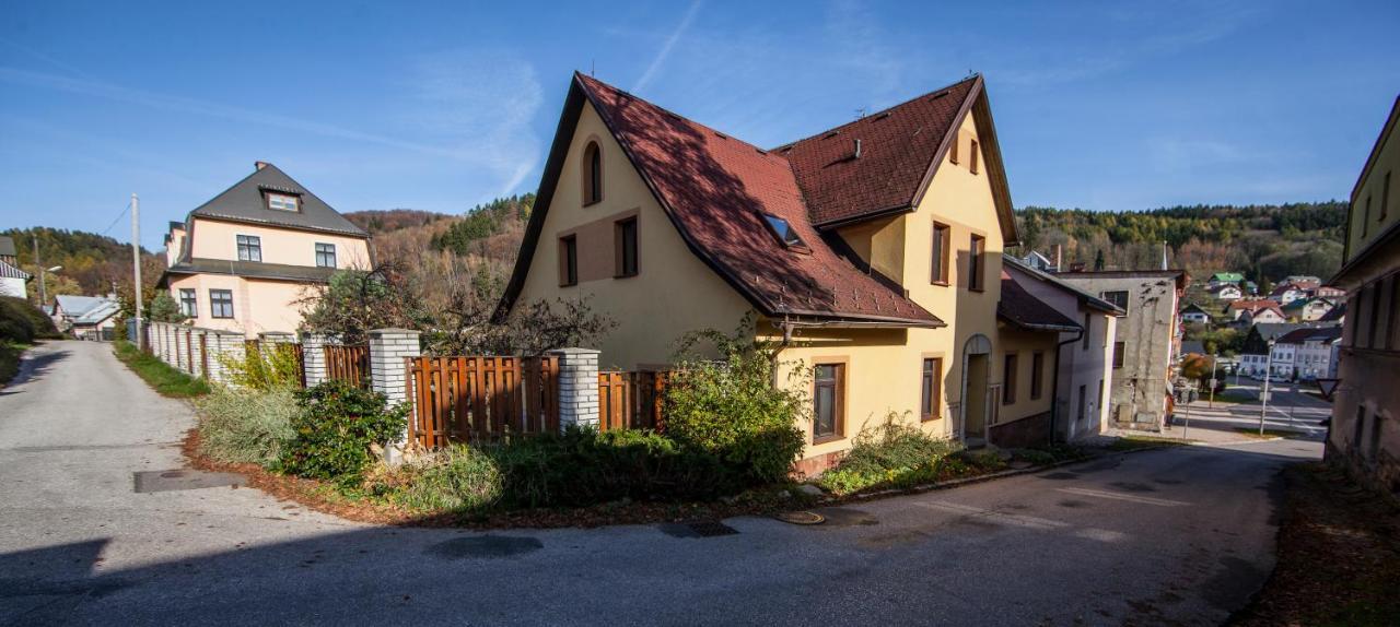 Vegzion - Vegan B&B Svoboda nad Úpou Exterior foto